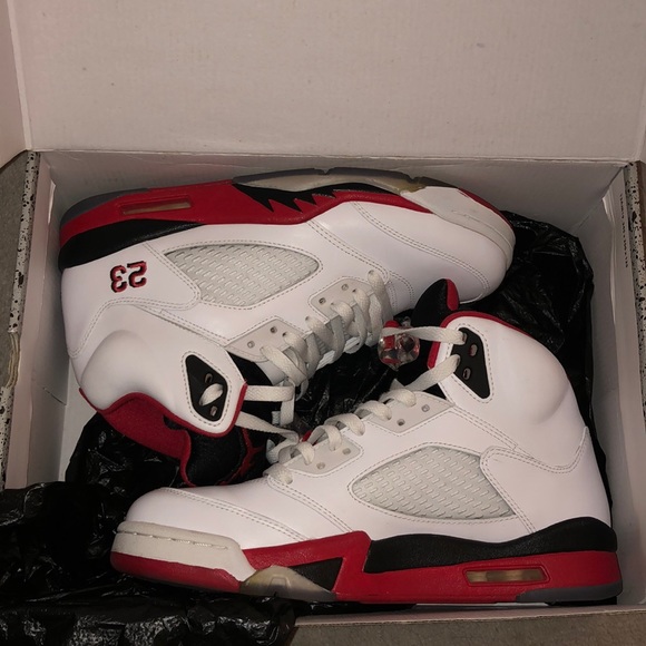 Air Jordan 5 Fire Red 2013 Black Tongue - Picture 1 of 3